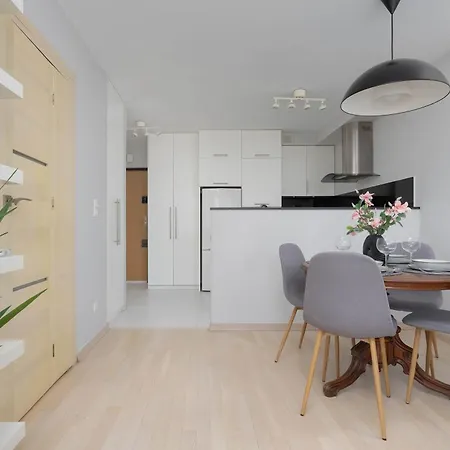 Skyview Comfortable With Balcony In The Center By Renters * 华沙