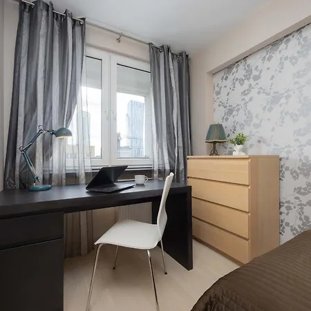 Skyview Comfortable With Balcony In The Center By Renters Apartamento *