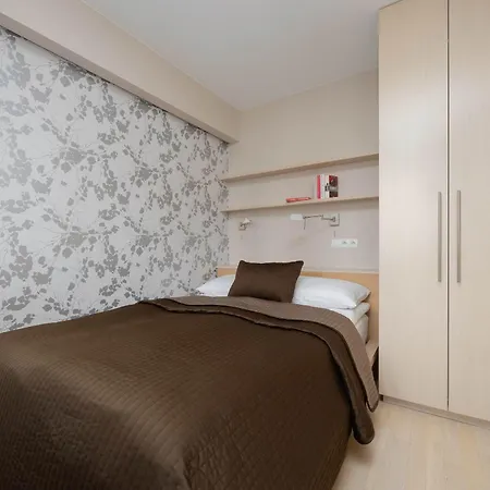 Skyview Comfortable With Balcony In The Center By Renters