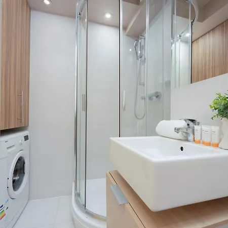 Skyview Comfortable With Balcony In The Center By Renters Βαρσοβία